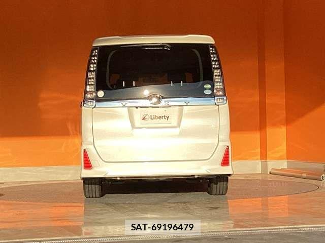 Toyota VOXY 2015-08 7458738-13