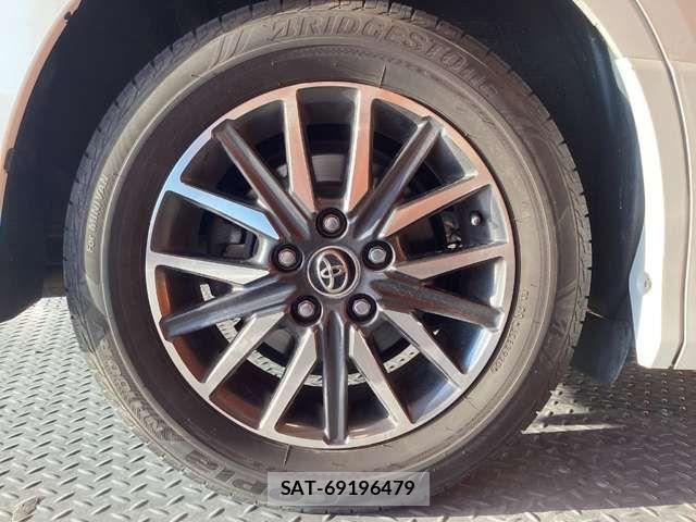 Toyota VOXY 2015-08 7458738-18