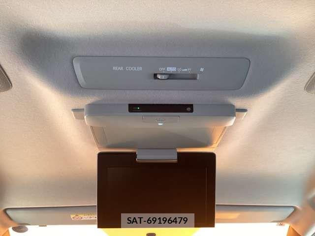 Toyota VOXY 2015-08 7458738-6