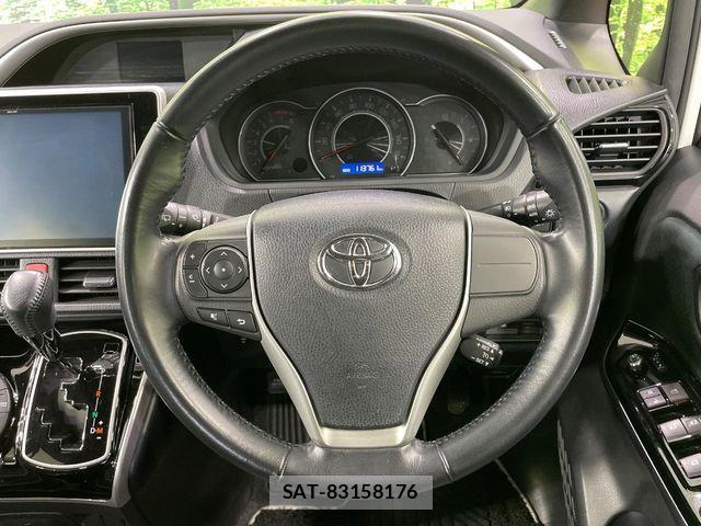 Toyota VOXY 2018-08 7458740-11