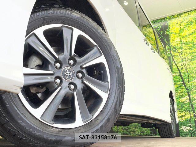 Toyota VOXY 2018-08 7458740-13