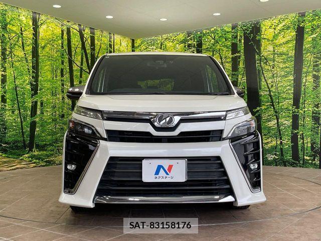 Toyota VOXY 2018-08 7458740-14