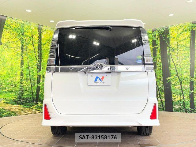 Toyota VOXY 2018-08 7458740-15