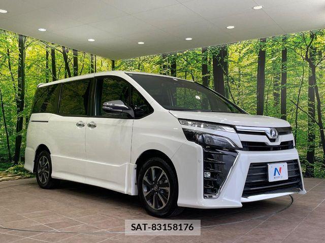Toyota VOXY 2018-08 7458740-16