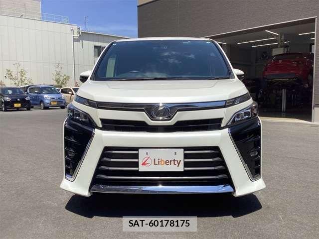 Toyota VOXY 2017-08 7458726-10