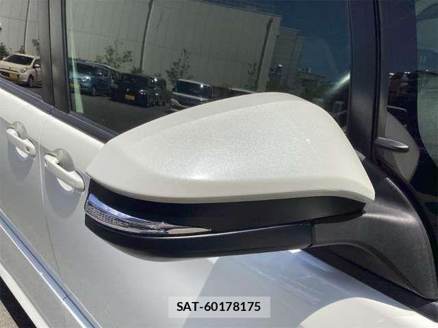 Toyota VOXY 2017-08 7458726-15