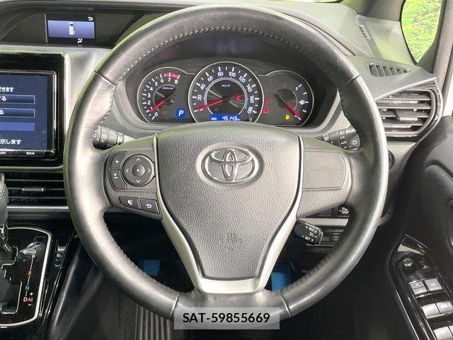 Toyota VOXY 2017-10 7458725-11