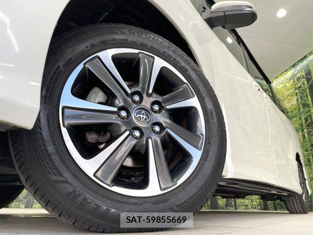 Toyota VOXY 2017-10 7458725-13