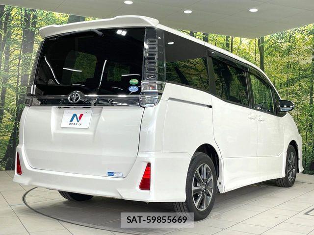 Toyota VOXY 2017-10 7458725-17