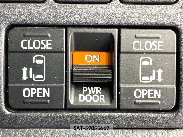 Toyota VOXY 2017-10 7458725-4