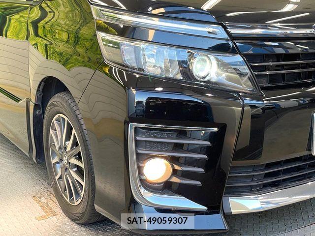 Toyota VOXY 2014-02 7458749-12
