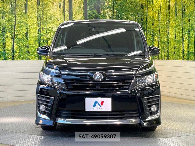 Toyota VOXY 2014-02 7458749-14