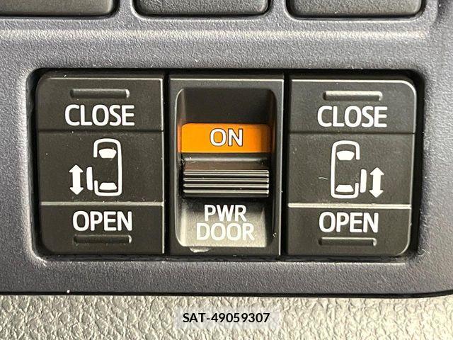 Toyota VOXY 2014-02 7458749-4