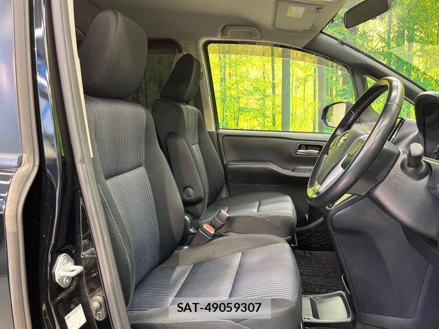 Toyota VOXY 2014-02 7458749-7