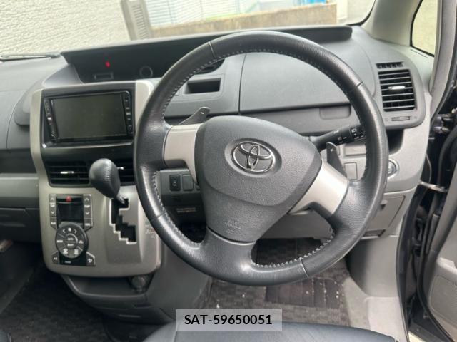 Toyota VOXY 2007-09 7458760-11