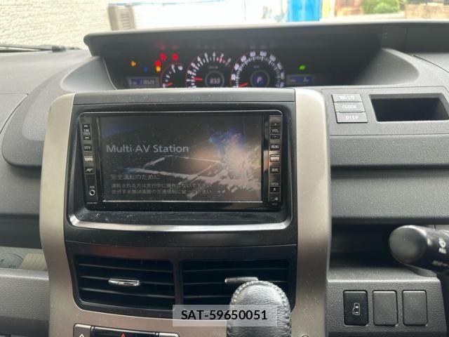 Toyota VOXY 2007-09 7458760-13