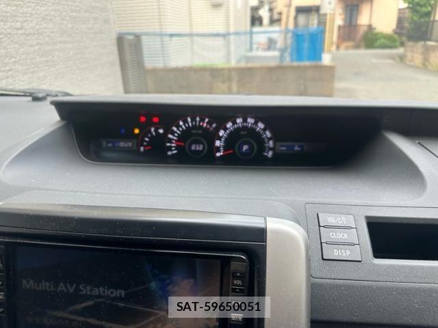 Toyota VOXY 2007-09 7458760-14