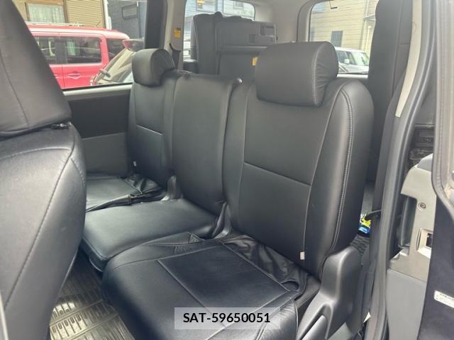 Toyota VOXY 2007-09 7458760-5