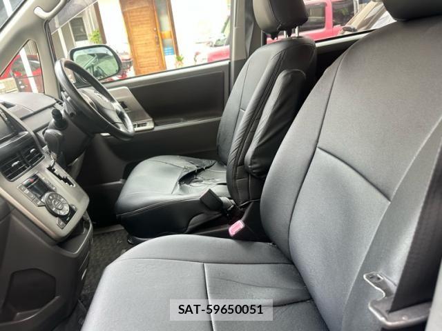Toyota VOXY 2007-09 7458760-8