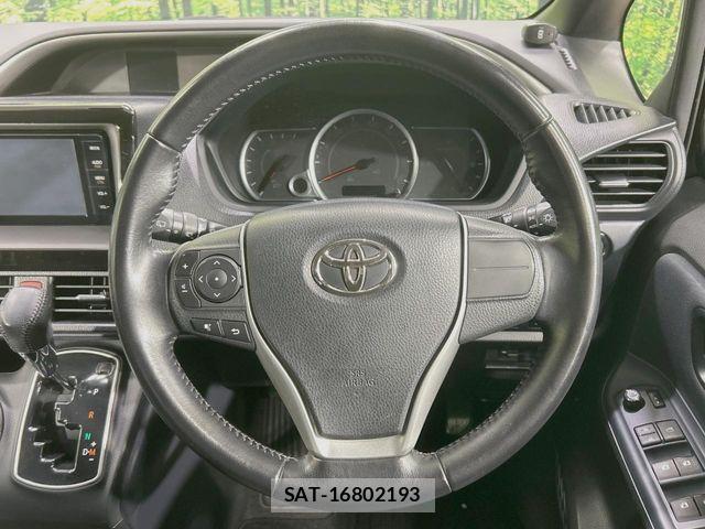 Toyota VOXY 2016-04 7458739-12