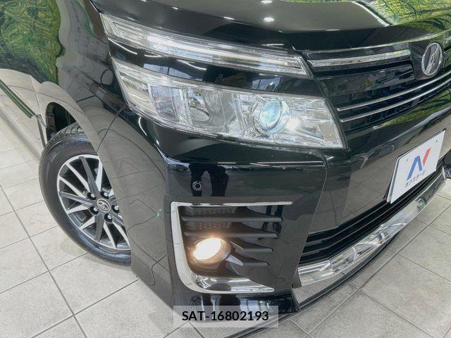 Toyota VOXY 2016-04 7458739-13
