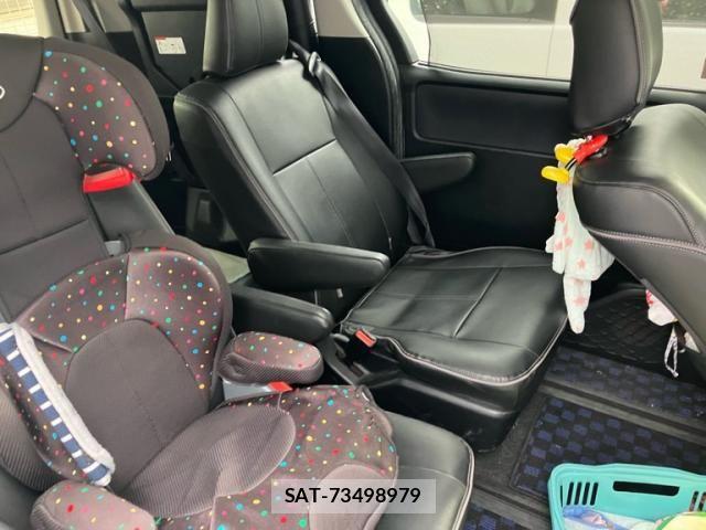 Toyota VOXY 2014-09 7458753-11