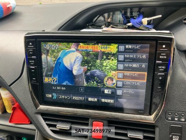Toyota VOXY 2014-09 7458753-14