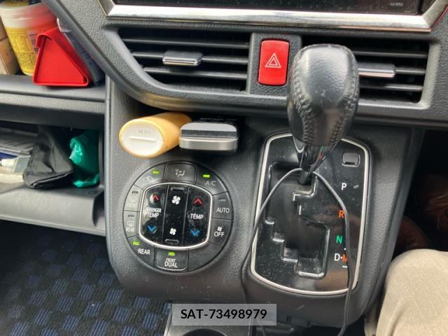Toyota VOXY 2014-09 7458753-15