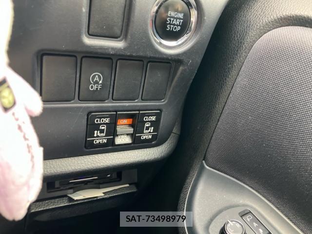 Toyota VOXY 2014-09 7458753-16