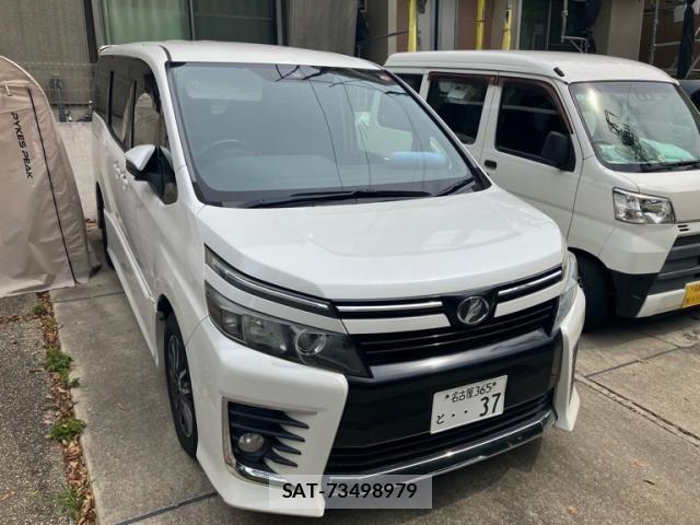 Toyota VOXY 2014-09 7458753-1