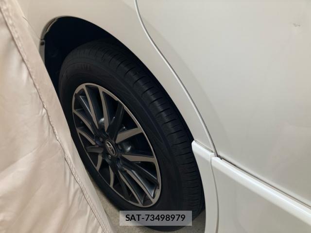 Toyota VOXY 2014-09 7458753-3
