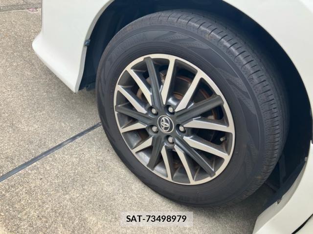 Toyota VOXY 2014-09 7458753-6