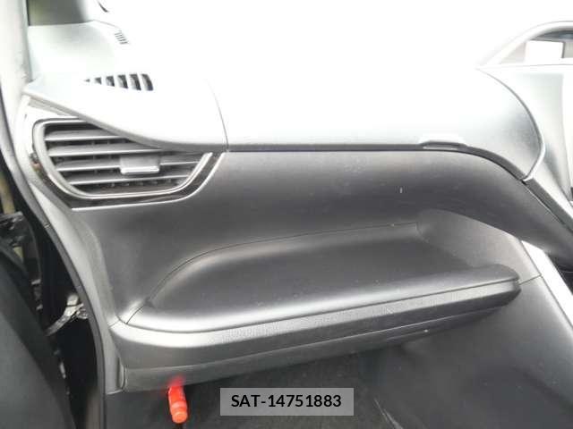 Toyota VOXY 2021-07 7458727-18