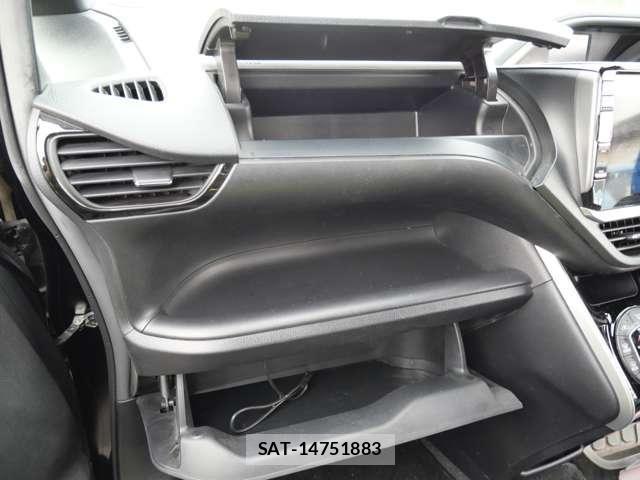 Toyota VOXY 2021-07 7458727-19