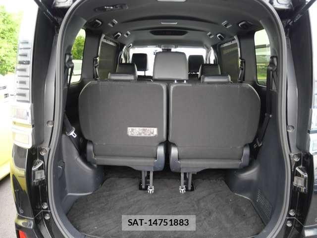 Toyota VOXY 2021-07 7458727-20