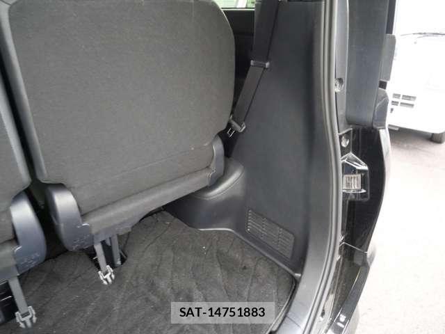 Toyota VOXY 2021-07 7458727-22