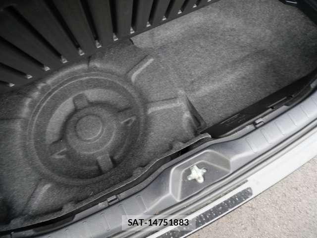 Toyota VOXY 2021-07 7458727-23