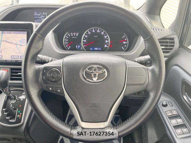 Toyota VOXY 2016-04 7458736-10
