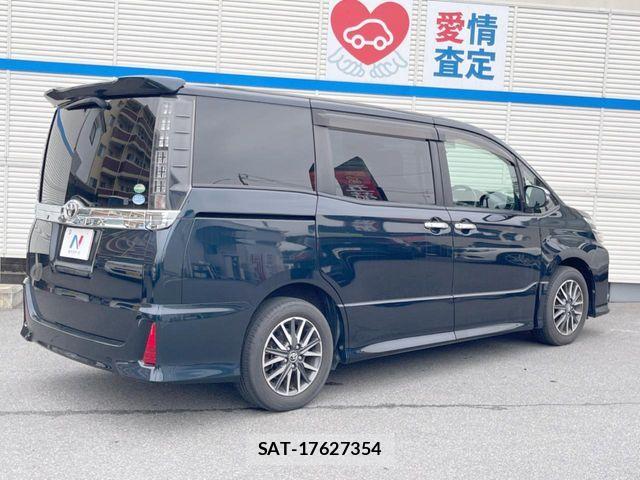 Toyota VOXY 2016-04 7458736-16