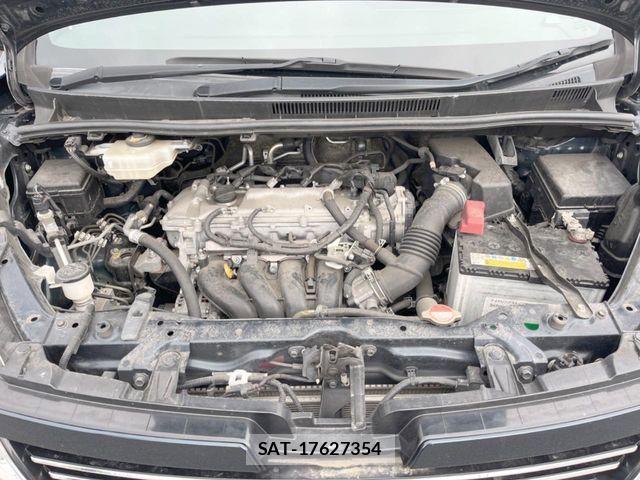 Toyota VOXY 2016-04 7458736-17