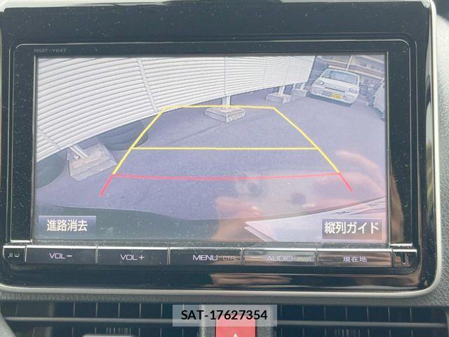 Toyota VOXY 2016-04 7458736-3