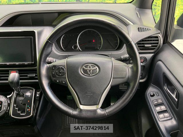 Toyota VOXY 2016-11 7458742-10