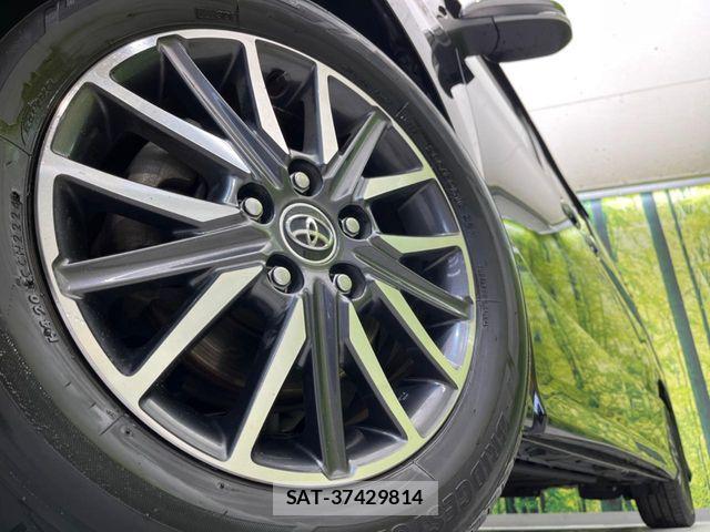 Toyota VOXY 2016-11 7458742-12