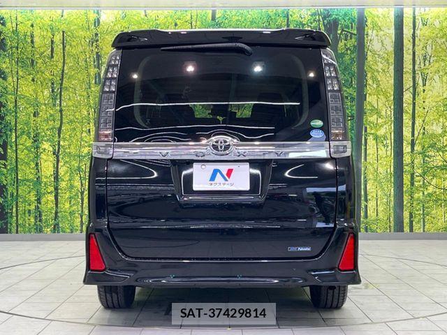 Toyota VOXY 2016-11 7458742-14