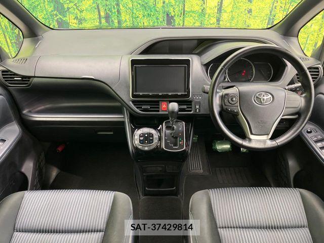 Toyota VOXY 2016-11 7458742-1