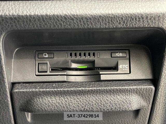 Toyota VOXY 2016-11 7458742-5