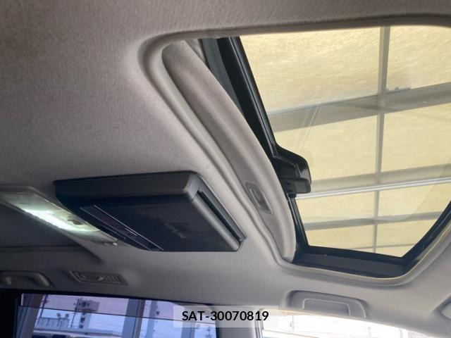 Toyota VOXY 2007-08 7458768-16