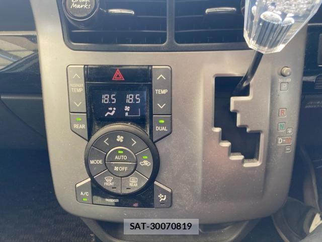 Toyota VOXY 2007-08 7458768-19