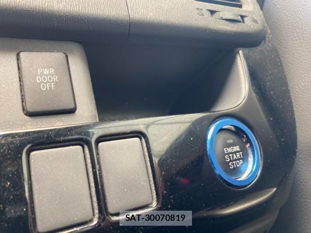 Toyota VOXY 2007-08 7458768-21
