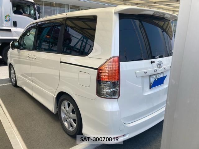 Toyota VOXY 2007-08 7458768-2